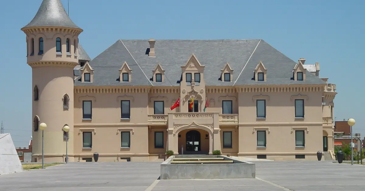 Cuidado de personas mayores en Alcorcón: castillo de Valderas (Los Castillos) en Alcorcón